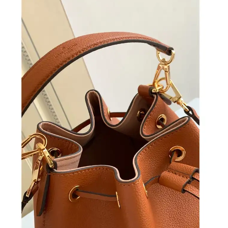 2110YA0037 Bags LV 0712